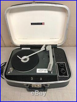 Vintage Columbia Masterwork M-2004 Portable Record Player in Case TESTED WORKING