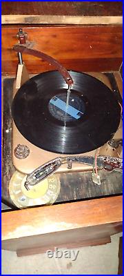 Vintage Farnsworth floor radio GK-143 tube AM FM radio record player