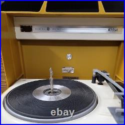 Vintage GE Wildcat Record Player Solid State Stereo Mustard Yellow WORKING