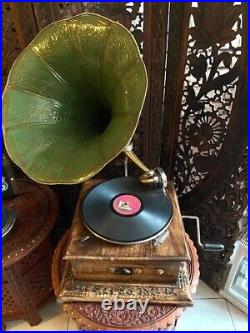Vintage HMV Gramophone Phonograph Working Antique Audio win-up record player Gif