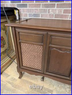 Vintage MCM 1970s Sylvania Solid State FM/AM Stereo Record Player Console NICE