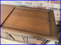 Vintage MCM 1970s Sylvania Solid State FM/AM Stereo Record Player Console NICE