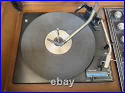 Vintage MCM 1970s Sylvania Solid State FM/AM Stereo Record Player Console NICE