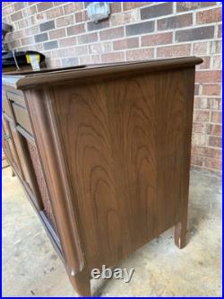 Vintage MCM 1970s Sylvania Solid State FM/AM Stereo Record Player Console NICE