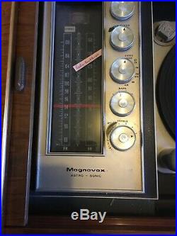 Vintage Magnavox Console Stereo Am/fm Radiao Record Player