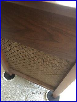 Vintage Magnavox Entertainment Console Record Player/stereo