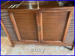 Vintage Magnavox Stereo Console Record Player