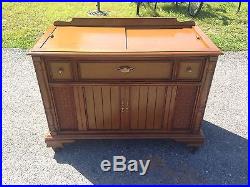 Vintage Magnavox Wooden Radio Stereo Record Player Cabinet Console Speaker Phono