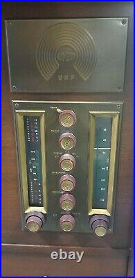 Vintage Mid Century 1950 Dumont Teleset TV Console Record Player Radio