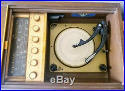 Vintage Mid Century Magnavox Stereo Console AM/FM Radio & Record Player Tube HTF