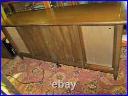 Vintage Mid Century RCA Console Stereo AM/FM Radio Record Player VERY NICE, WORKS