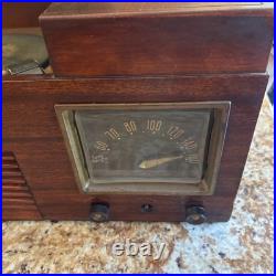 Vintage Philco Tube Radio Phonograph Model 49-1405 with record player Wood Case