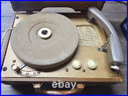 Vintage RCA Victor Victrola Portable Record Player 7-EMP-2K. READ Vintage RCA Victor Victrola Portable Record Player 7-EMP-2K. READ