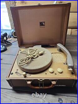 Vintage RCA Victor Victrola Portable Record Player 7-EMP-2K. READ Vintage RCA Victor Victrola Portable Record Player 7-EMP-2K. READ