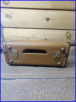 Vintage RCA Victor Victrola Portable Record Player 7-EMP-2K. READ Vintage RCA Victor Victrola Portable Record Player 7-EMP-2K. READ