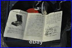 Vintage Soviet GRAMOPHONE PHONOGRAPH Portable Record Player Leningrad