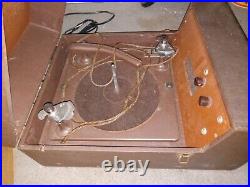 Vintage Techmaster Portable Record Player Phonograph 78 Vinyls Turntable Antique Vintage Techmaster Portable Record Player Phonograph 78 Vinyls Turntable Antique