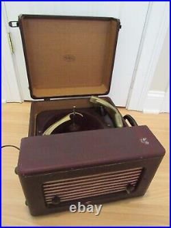 Vintage V-M Voice of Music Phonograph record player TRI-O-MATIC 1950's Vintage V-M Voice of Music Phonograph record player TRI-O-MATIC 1950's