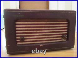 Vintage V-M Voice of Music Phonograph record player TRI-O-MATIC 1950's Vintage V-M Voice of Music Phonograph record player TRI-O-MATIC 1950's
