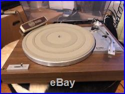 Vintage YAMAHA YP-211 Natural Stereo Sound Belt Driven Turntable Record Player