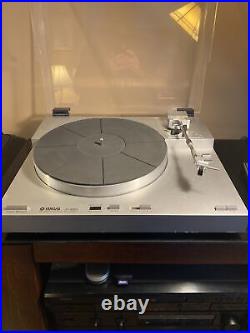 Vintage Yamaha P-550 Fully Automatic Turntable Record Player