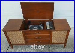 Vintage Zenith X922 Console Record Player Stereo AM FM Radio