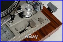 Vintage turntable Pioneer PL-560 Full Auto, Quartz Lock record player. Video