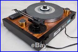 Vintage turntable Yamaha PF-800 Belt Driven Auto lift record player. Video