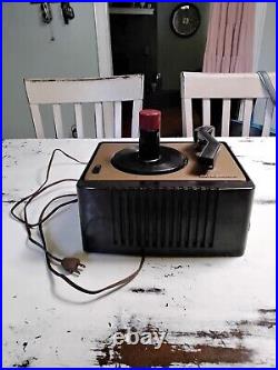 Vtg RCA Victor 45-EY-2 phonograph record player spins with no sound