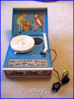 WINNIE THE POO RECORD PLAYER DISCO POO LIGHTS UP FROM SEARS (1960's/1970's)