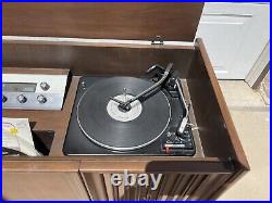 WOW Vintage Pilot Stereophonic Record Player 7087 In Very Nice Condition