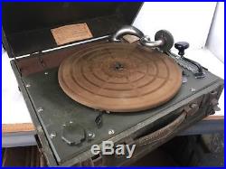 WWII Special Services US Army Green Crank Style Gramophone Record Player