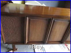 W RCA VICTOR Mid Century Modern Stereo Console Credenza Record Player #VLT-59-W