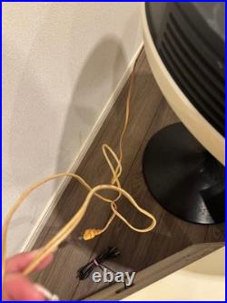 Weltron 2007 Record Player Turntable with Speakers