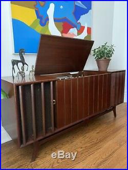 Zenith Mid Century Stereo Console X960 Working, Sounds Great Record Player